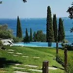 Michelle Amazing View Pool Front *